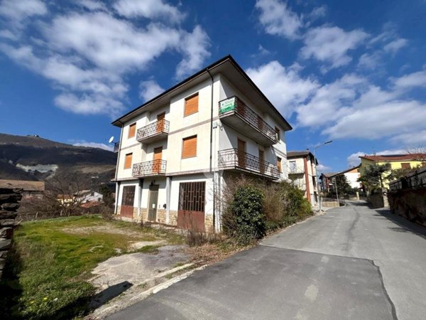 casa indipendente in vendita a Monesiglio
