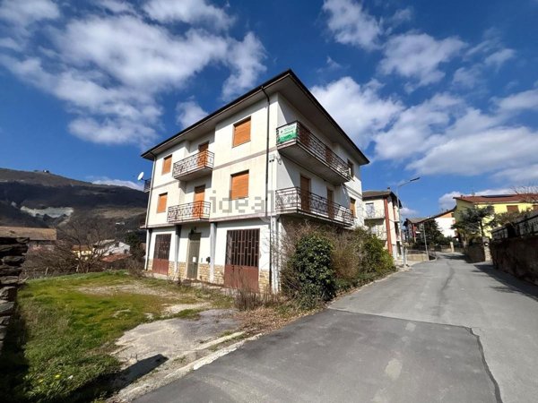 casa indipendente in vendita a Monesiglio
