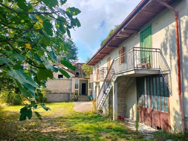 casale in vendita a Monesiglio