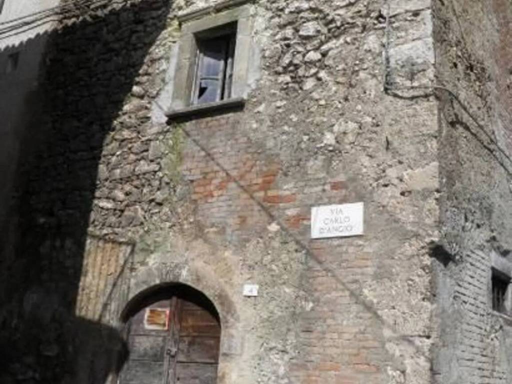 esavano in vendita a Scurcola Marsicana