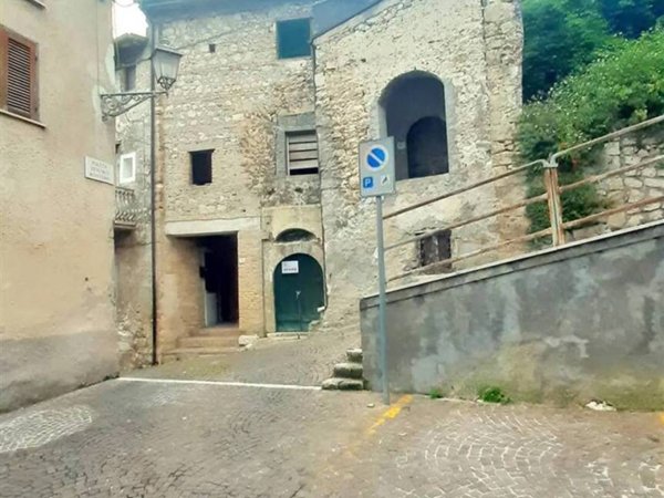casa indipendente in vendita a Scurcola Marsicana