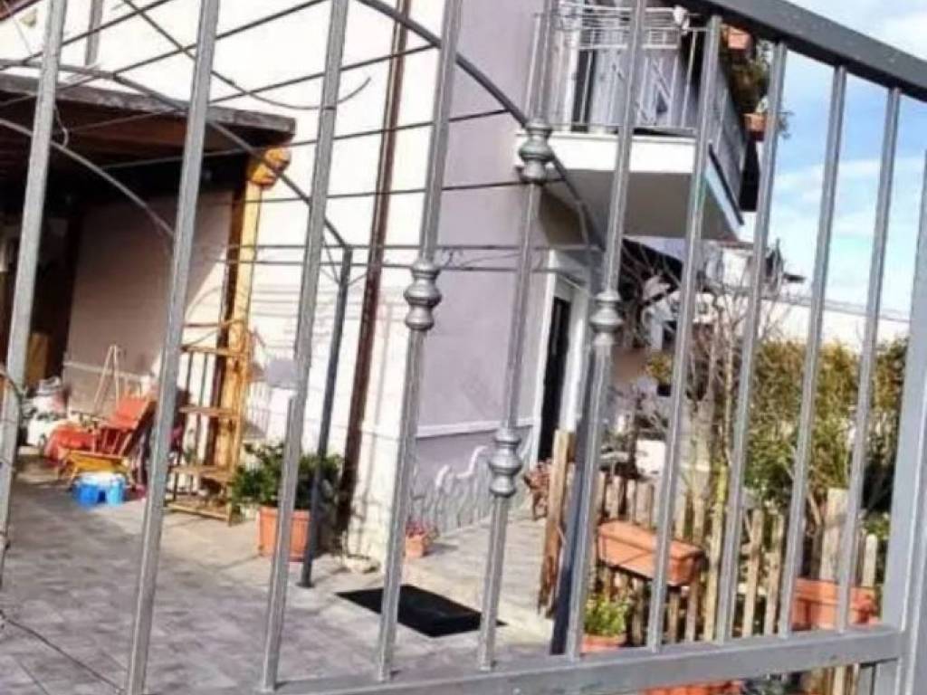 casa indipendente in vendita a Scurcola Marsicana