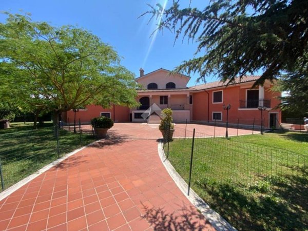 casa indipendente in vendita a Scurcola Marsicana in zona Cappelle dei Marsi
