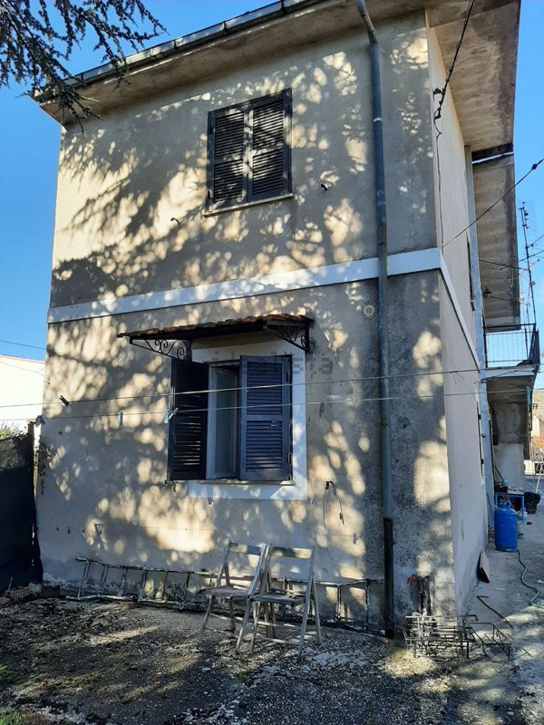 esavano in vendita a Scurcola Marsicana