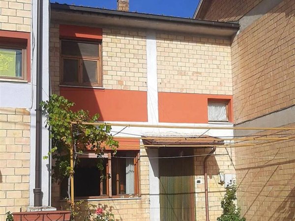 casa indipendente in vendita a Scurcola Marsicana