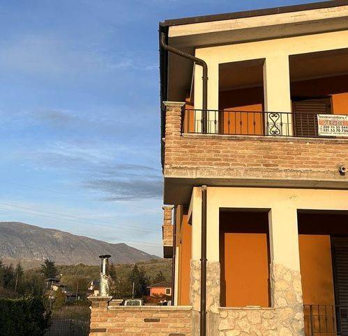 casa indipendente in vendita a Scurcola Marsicana in zona Cappelle dei Marsi