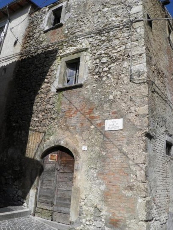 esavano in vendita a Scurcola Marsicana in zona Cappelle dei Marsi