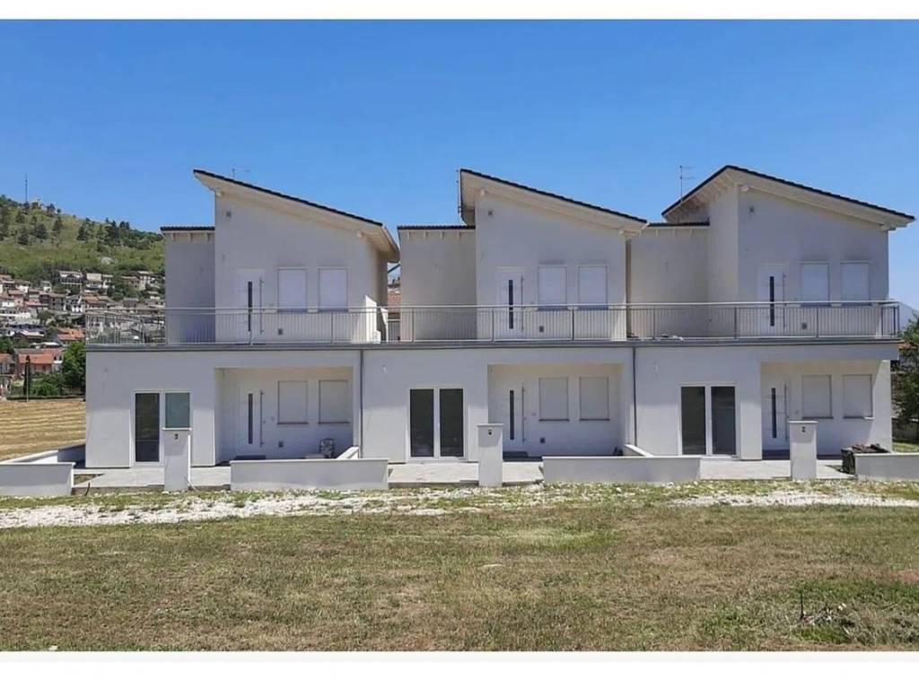casa indipendente in vendita a Scurcola Marsicana