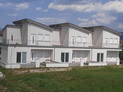 casa semindipendente in vendita a Scurcola Marsicana