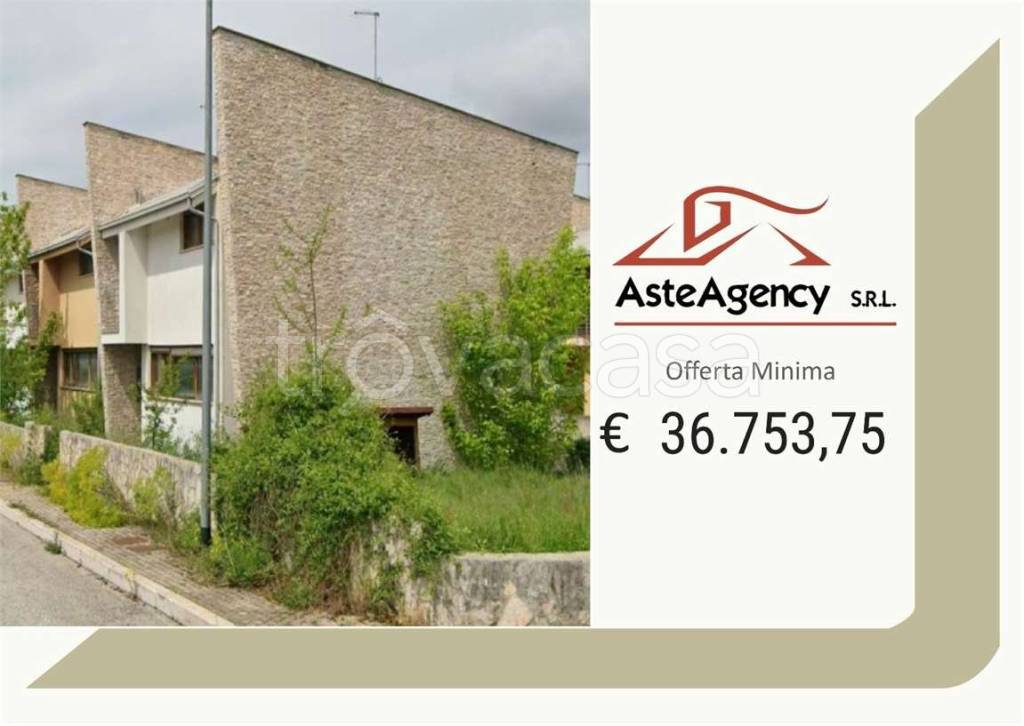 casa indipendente in vendita a Scurcola Marsicana