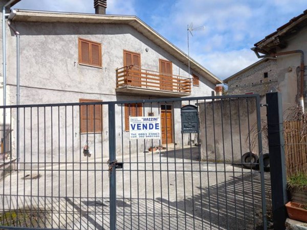 casa indipendente in vendita a Scurcola Marsicana