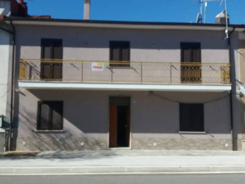 casa indipendente in vendita a Scurcola Marsicana in zona Cappelle dei Marsi