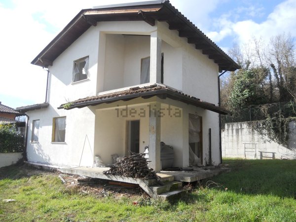 casa indipendente in vendita a Scurcola Marsicana