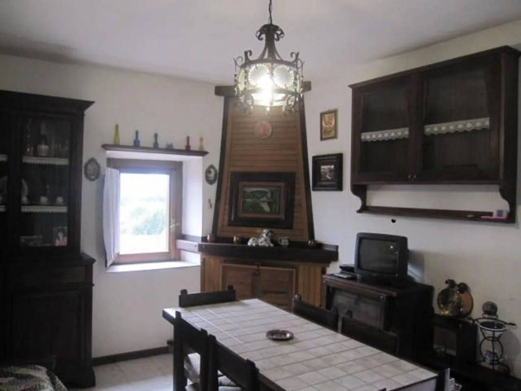 casa indipendente in vendita a Scurcola Marsicana