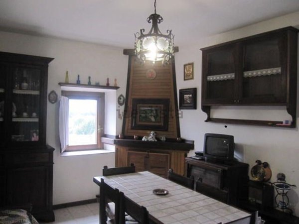 casa indipendente in vendita a Scurcola Marsicana