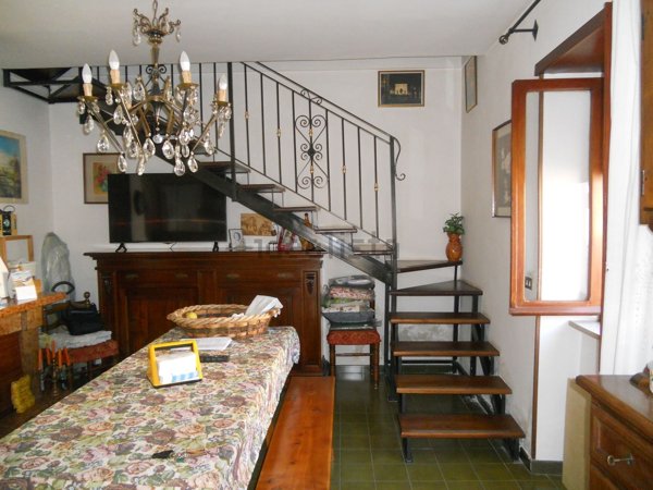 casa semindipendente in vendita a Scurcola Marsicana in zona Cappelle dei Marsi