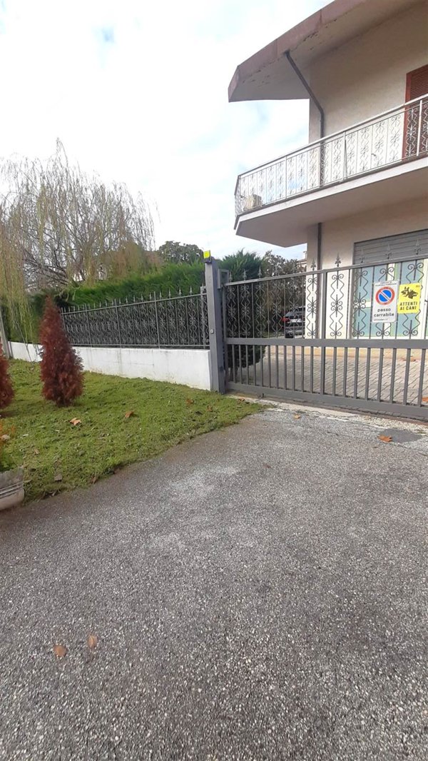 negozio in vendita a Scurcola Marsicana