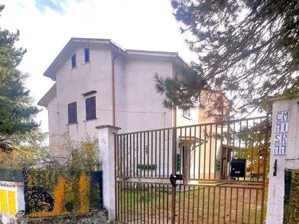 casa indipendente in vendita a Scurcola Marsicana