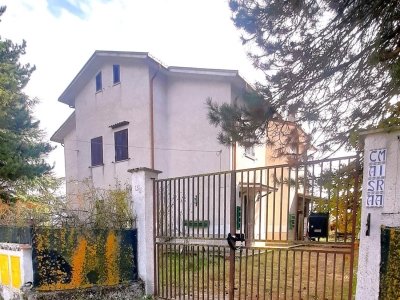 casa indipendente in vendita a Scurcola Marsicana