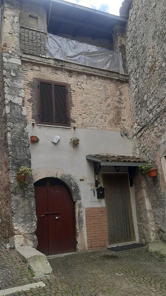 casa indipendente in vendita a Scurcola Marsicana