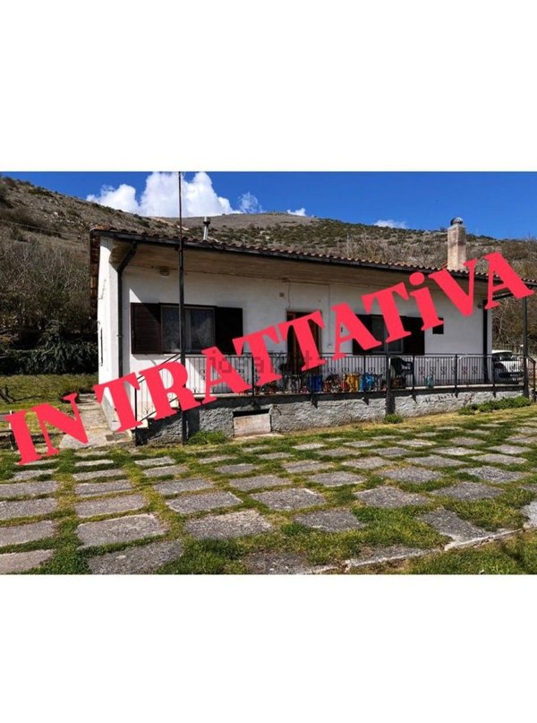 casa indipendente in vendita a Scurcola Marsicana