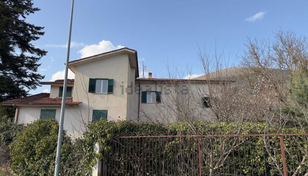 casa indipendente in vendita a Scurcola Marsicana