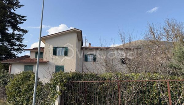 casa indipendente in vendita a Scurcola Marsicana