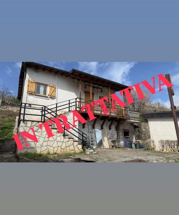 casa indipendente in vendita a Scurcola Marsicana