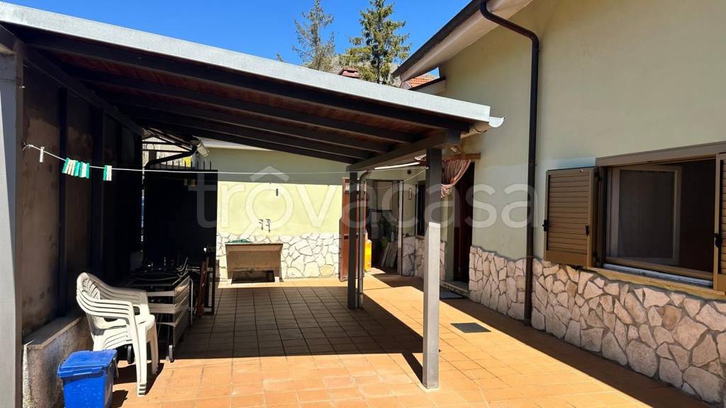 casa indipendente in vendita a Scurcola Marsicana in zona Cappelle dei Marsi
