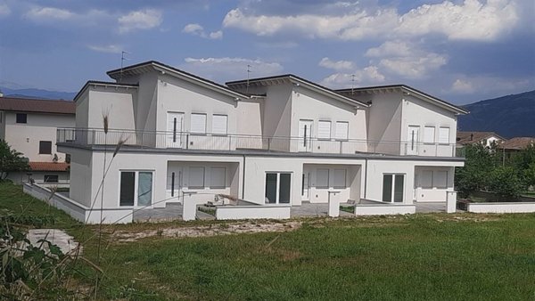 casa indipendente in vendita a Scurcola Marsicana in zona Cappelle dei Marsi