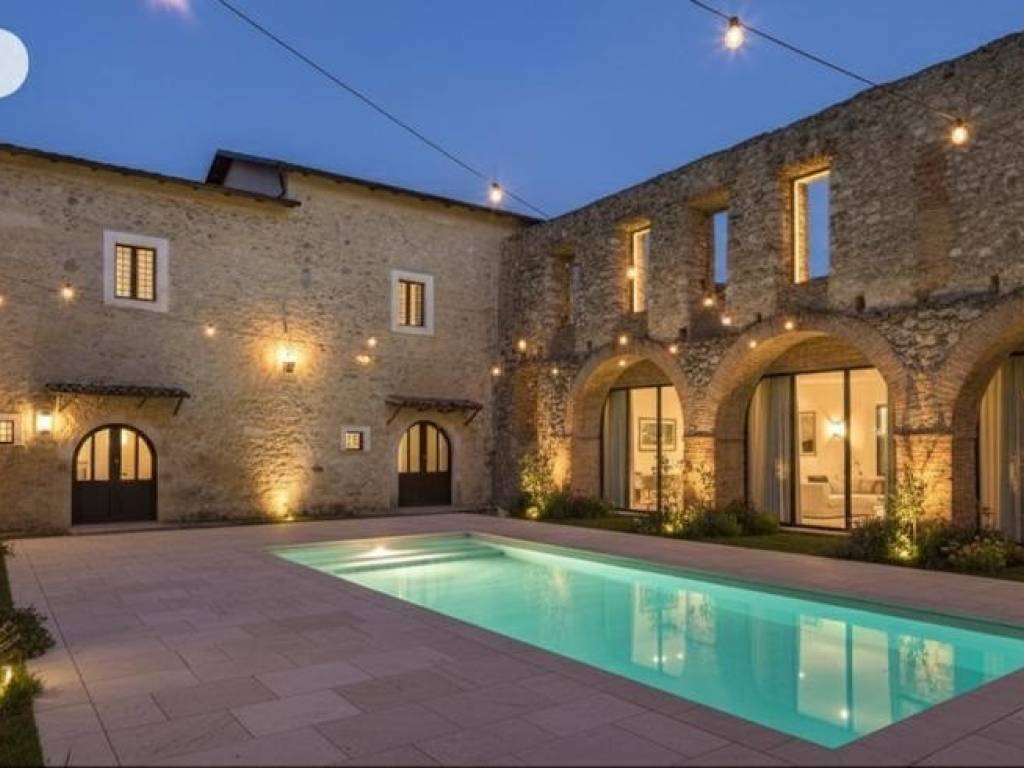 intera palazzina in vendita a Scurcola Marsicana in zona Cappelle dei Marsi