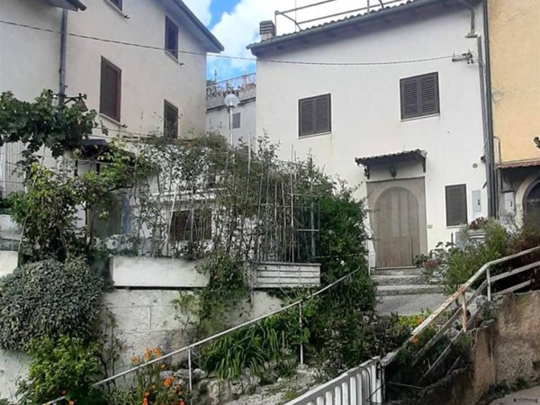 casa indipendente in vendita a Scurcola Marsicana in zona Cappelle dei Marsi