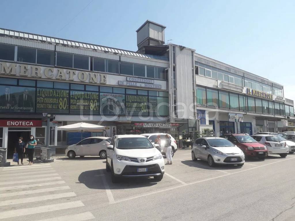 negozio in vendita a Scurcola Marsicana in zona Cappelle dei Marsi