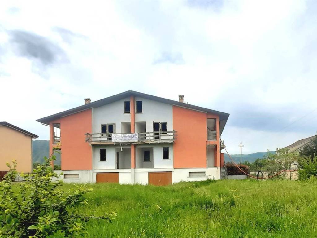 casa indipendente in vendita a Scurcola Marsicana in zona Cappelle dei Marsi