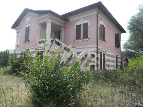 casa indipendente in vendita a Scurcola Marsicana in zona Cappelle dei Marsi