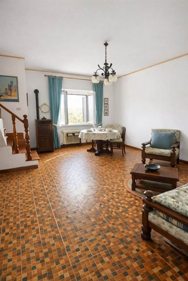 casa indipendente in vendita a Scurcola Marsicana in zona Cappelle dei Marsi