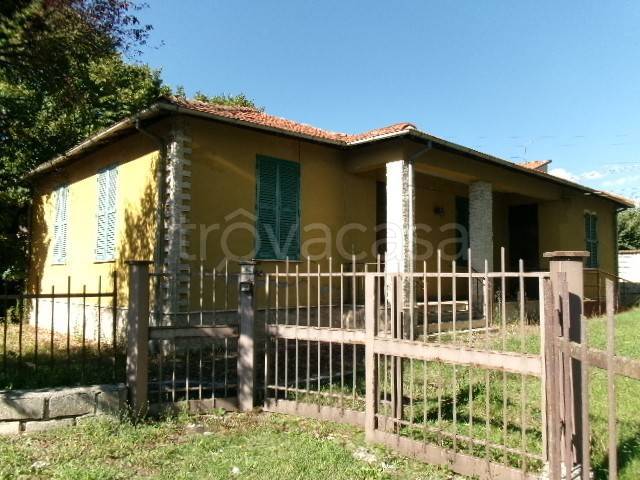 casa indipendente in vendita a Scurcola Marsicana in zona Cappelle dei Marsi