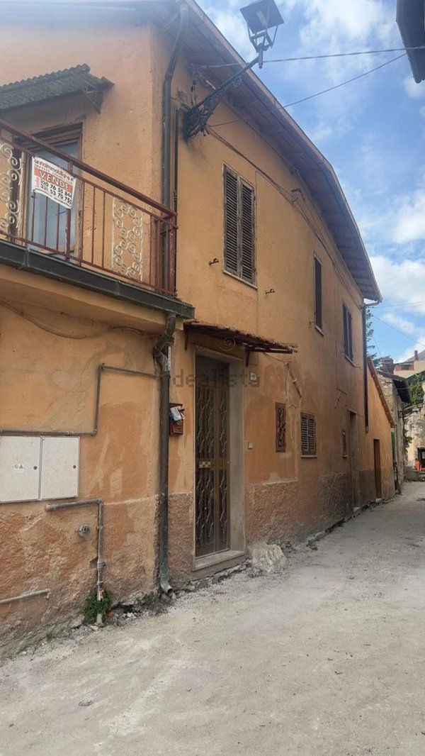 casa indipendente in vendita a Scurcola Marsicana in zona Cappelle dei Marsi