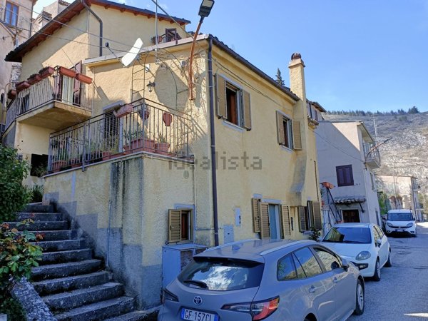 casa indipendente in vendita a Secinaro