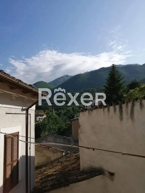 casa indipendente in vendita a Secinaro