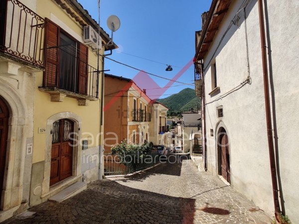 casa semindipendente in vendita a Secinaro