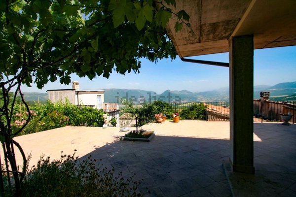 casa indipendente in vendita a Secinaro