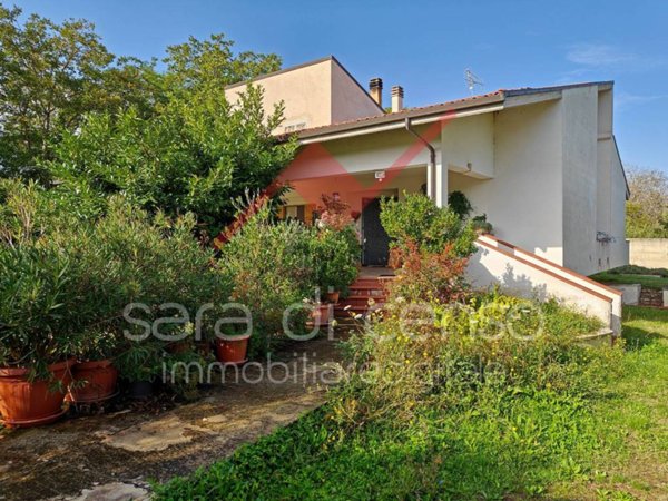casa indipendente in vendita a Sulmona in zona Torrone