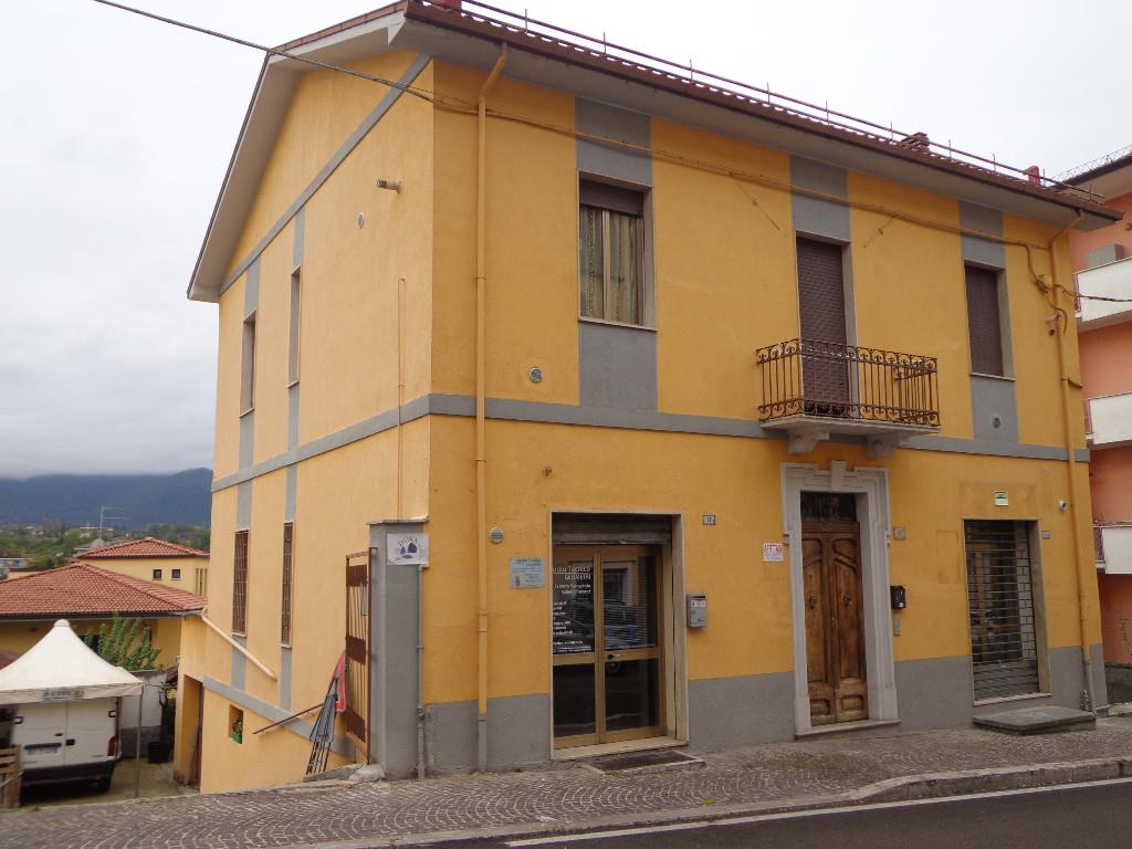 casa indipendente in vendita a Sulmona