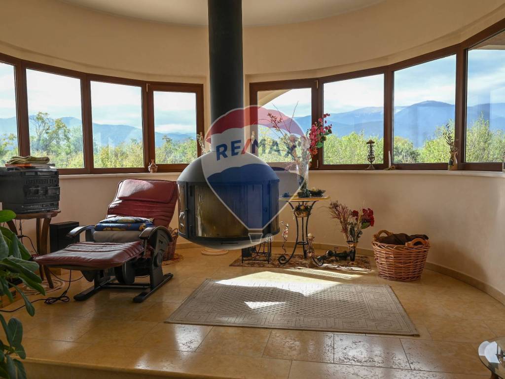 casa indipendente in vendita a Sulmona