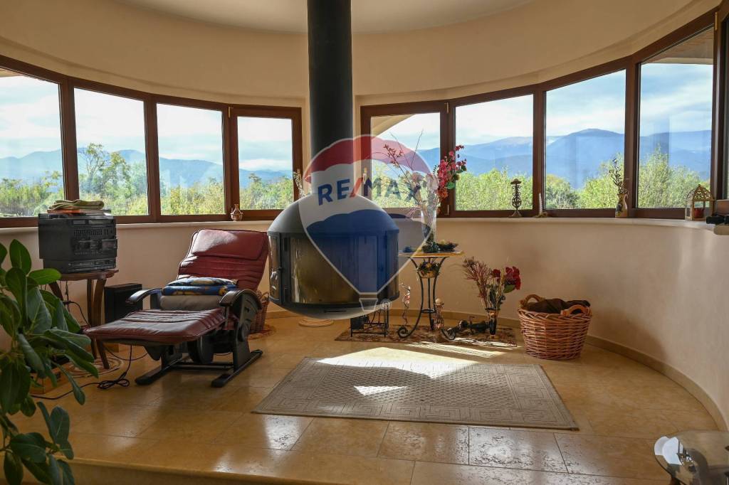 casa indipendente in vendita a Sulmona