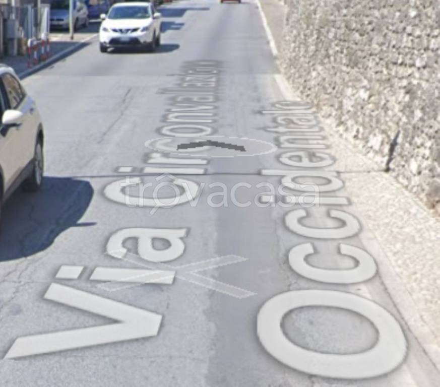 locale commerciale in vendita a Sulmona