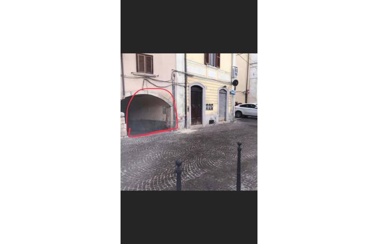locale commerciale in vendita a Sulmona