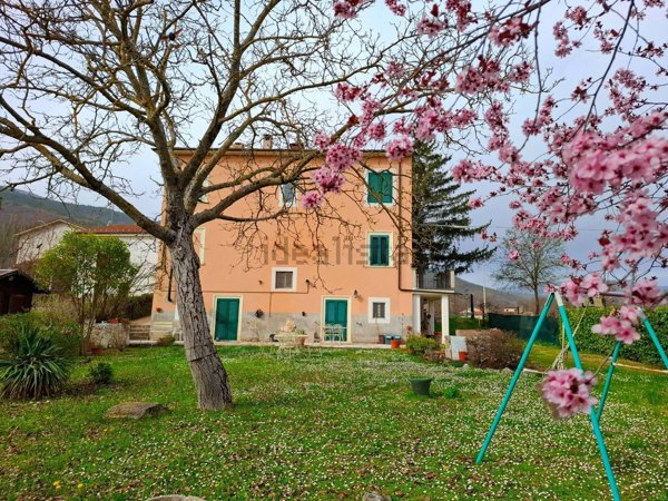 casa indipendente in vendita a Sulmona