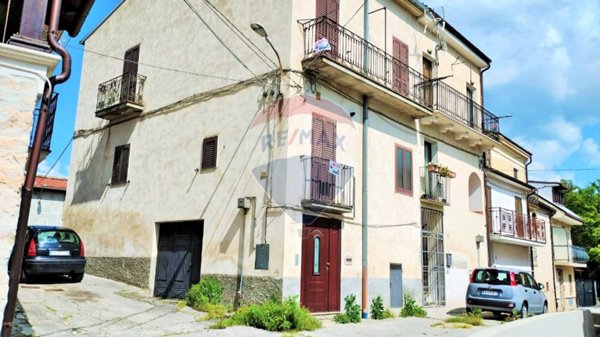 casa indipendente in vendita a Sulmona